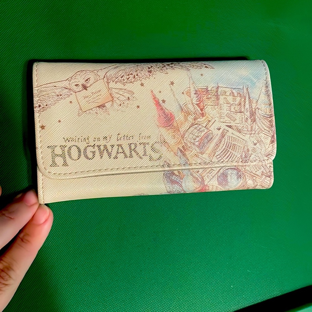 Hogwarts themed wallet